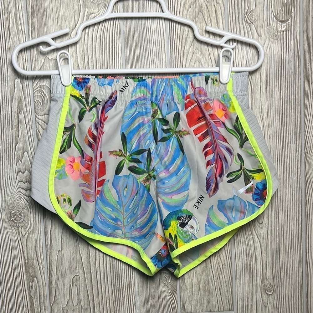 Nike Dri Fit Shorts Womens Small Tempo Tropical Parrot Running Athletic Lined